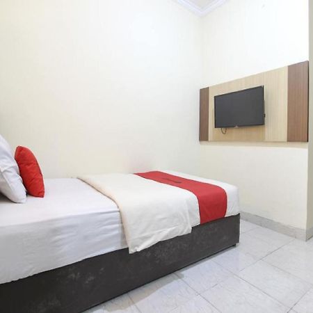 Reddoorz Plus Near Stadion Mandala Krida Yogyakarta Esterno foto