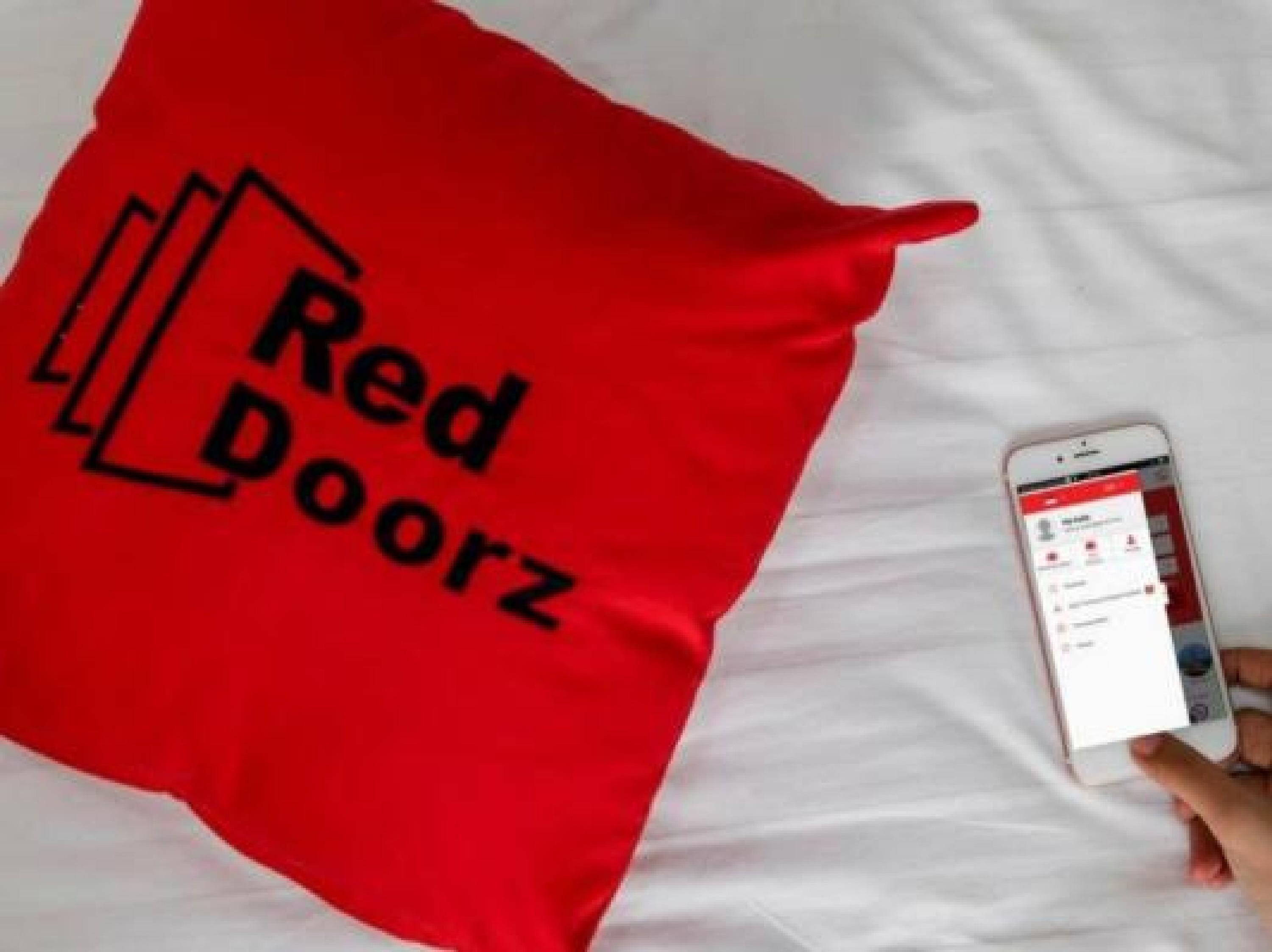 Reddoorz Plus Near Stadion Mandala Krida Yogyakarta Esterno foto