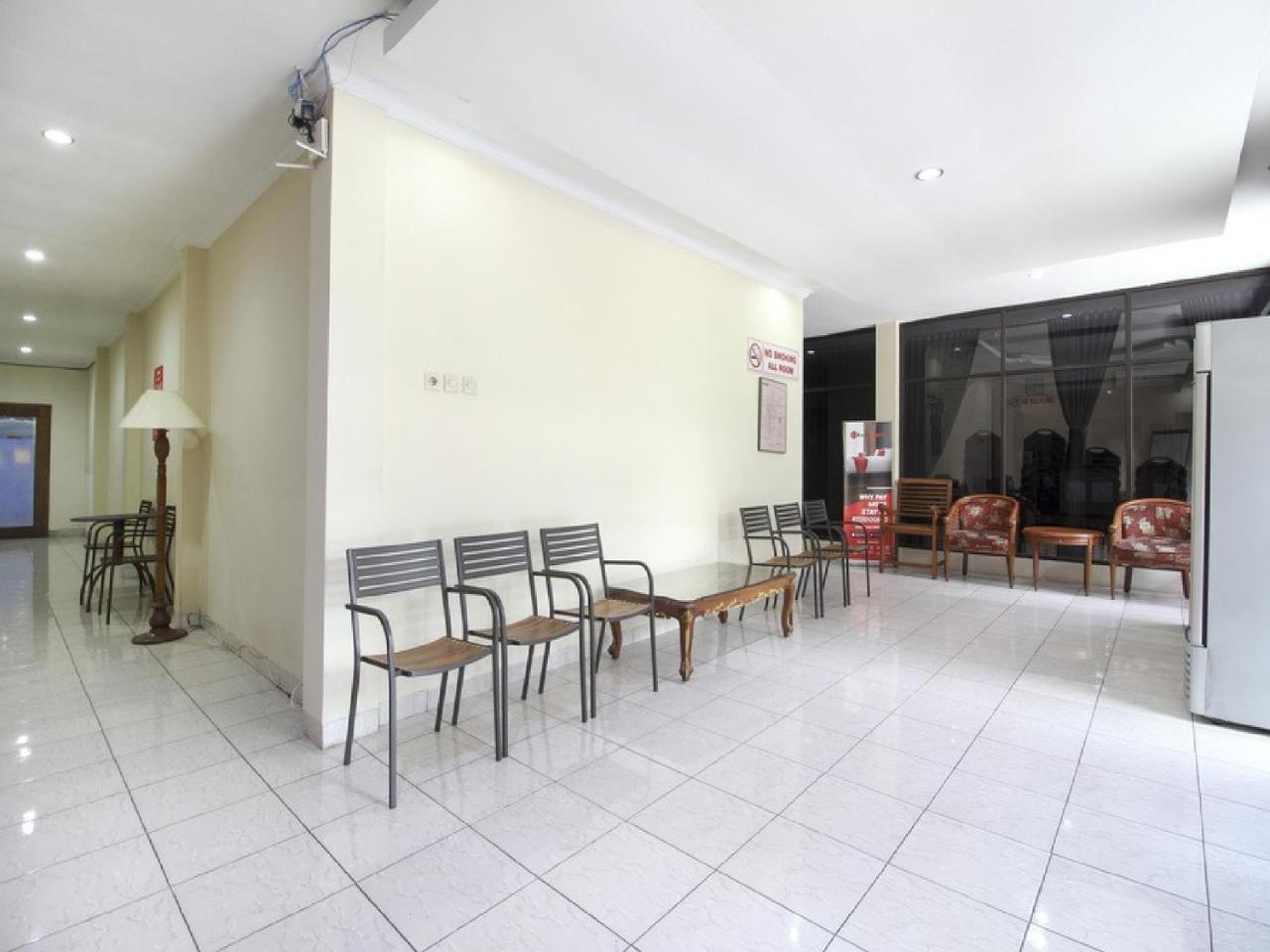 Reddoorz Plus Near Stadion Mandala Krida Yogyakarta Esterno foto