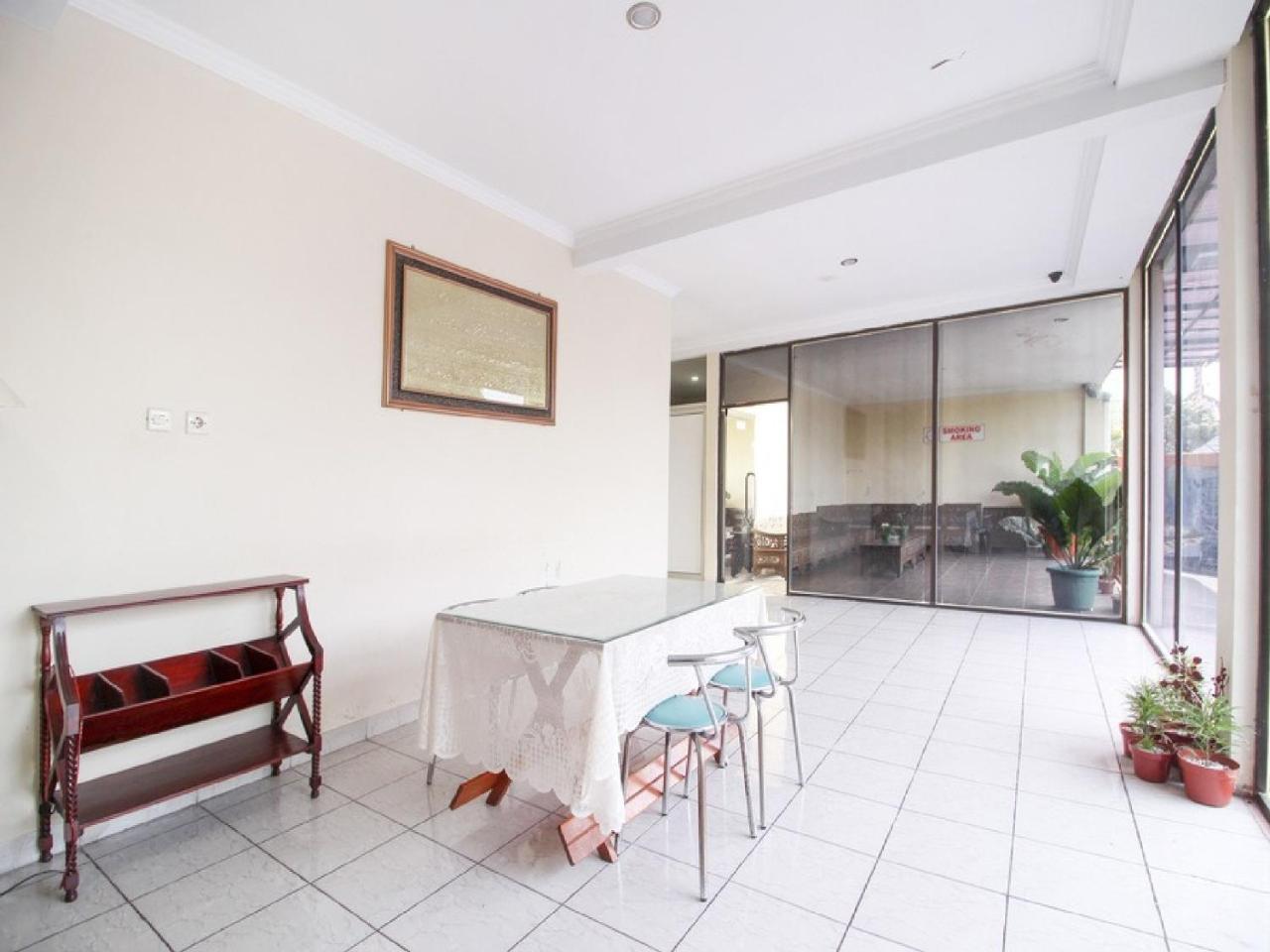 Reddoorz Plus Near Stadion Mandala Krida Yogyakarta Esterno foto