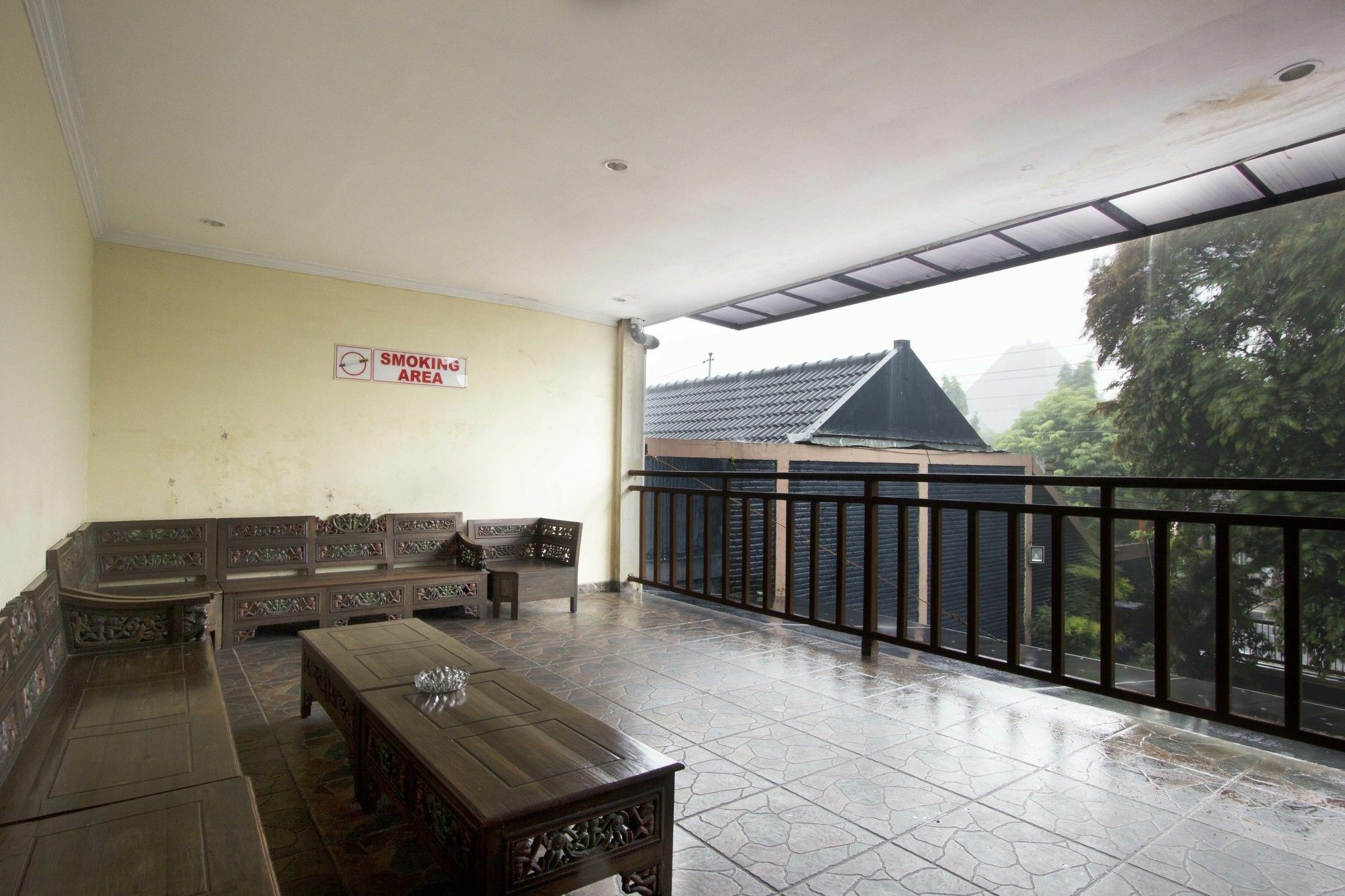 Reddoorz Plus Near Stadion Mandala Krida Yogyakarta Esterno foto