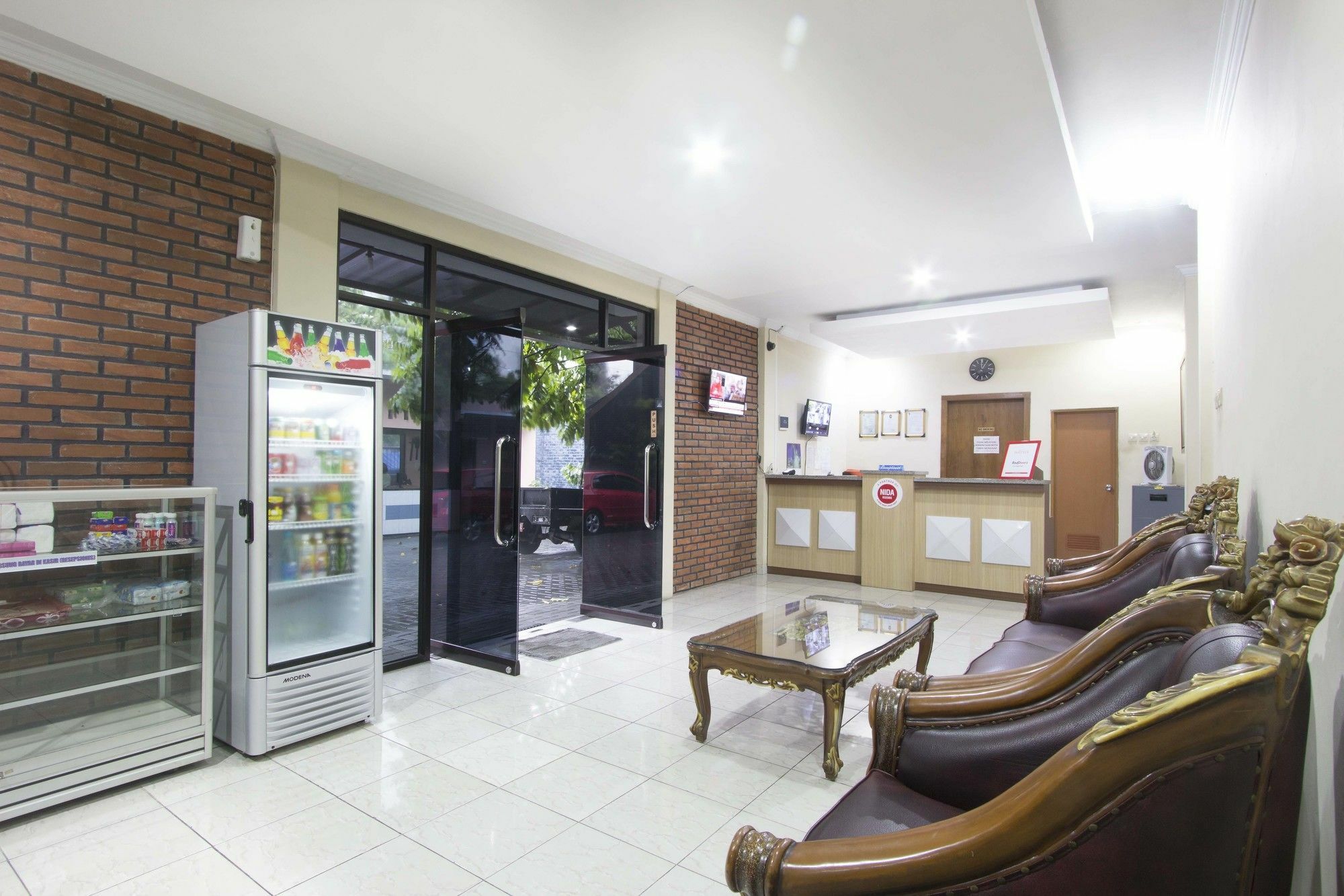 Reddoorz Plus Near Stadion Mandala Krida Yogyakarta Esterno foto