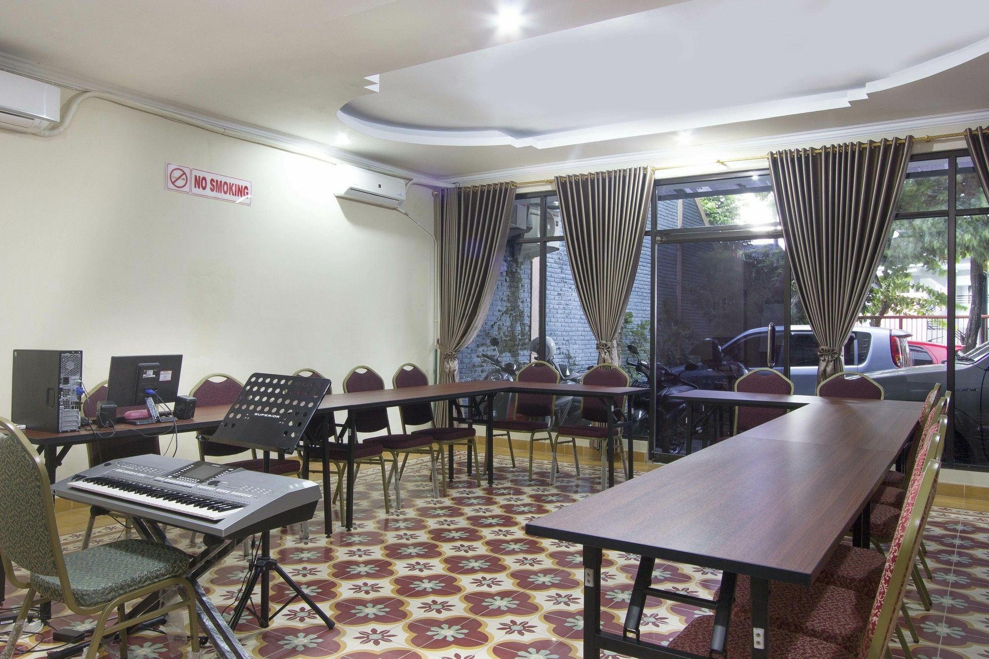 Reddoorz Plus Near Stadion Mandala Krida Yogyakarta Esterno foto