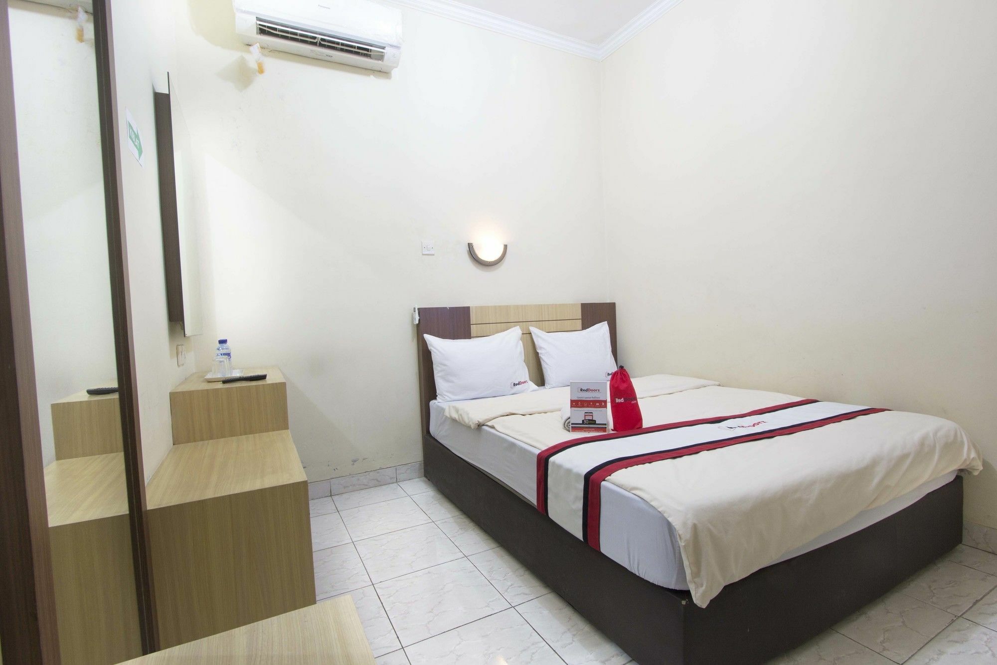Reddoorz Plus Near Stadion Mandala Krida Yogyakarta Esterno foto